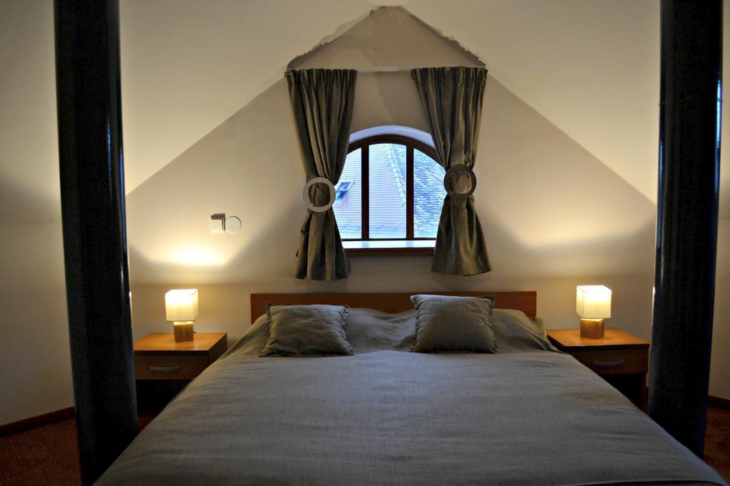 וואראז'דין Hotel Istra מראה חיצוני תמונה